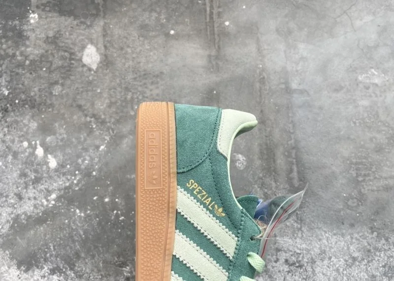 Neat Adidas Handball Shoes 16118