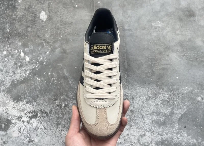 Snug Adidas Handball Shoes 16113
