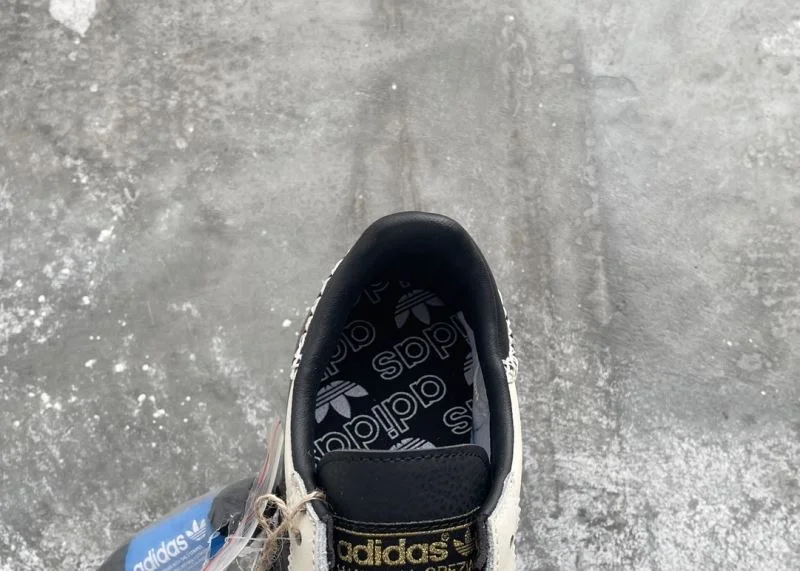 Snug Adidas Handball Shoes 16113