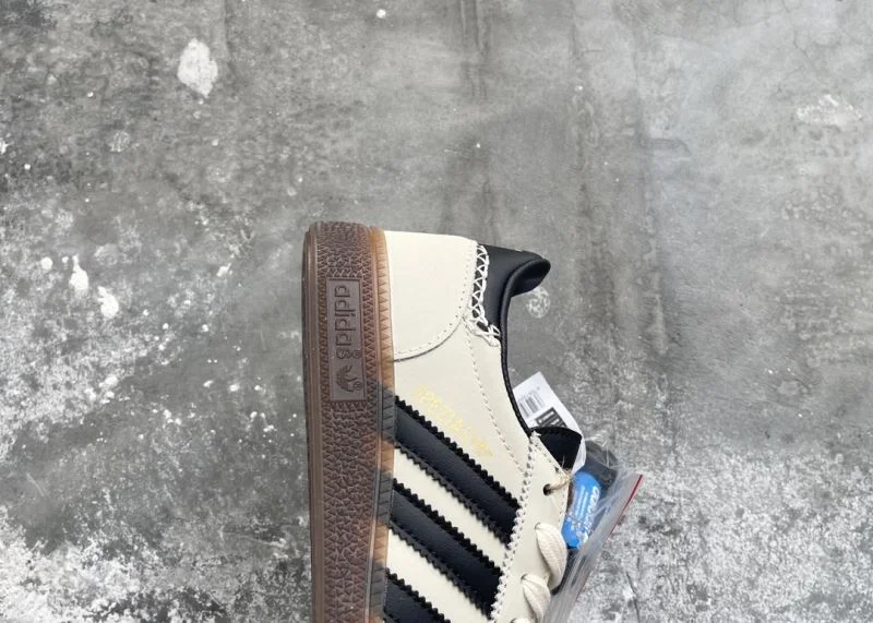 Snug Adidas Handball Shoes 16113