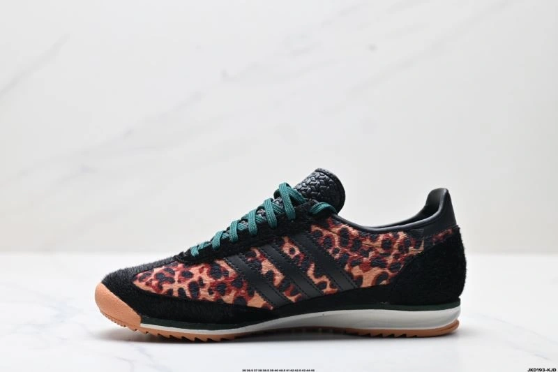 Stylish Adidas SL Shoes 943
