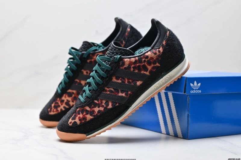 Stylish Adidas SL Shoes 943