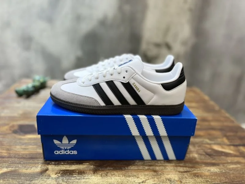 Adidas Samba Shoes WellDesigned 16109