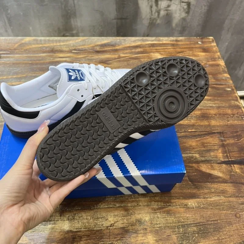 Adidas Samba Shoes WellDesigned 16109