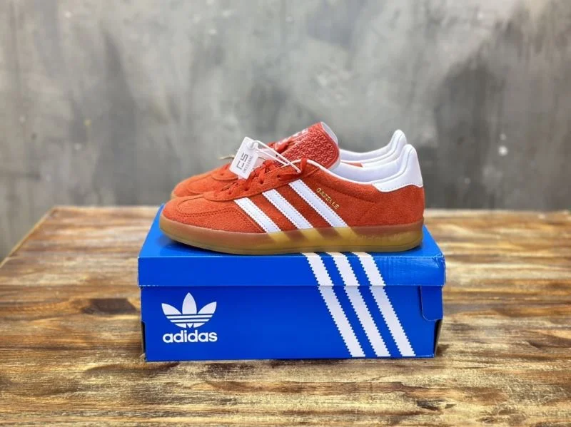 Sporty Adidas Samba Shoes 16098