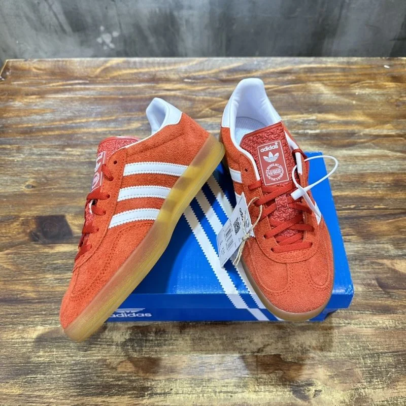 Sporty Adidas Samba Shoes 16098