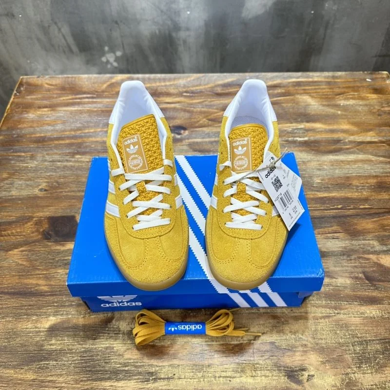 Adidas Samba Shoes Attractive 16100