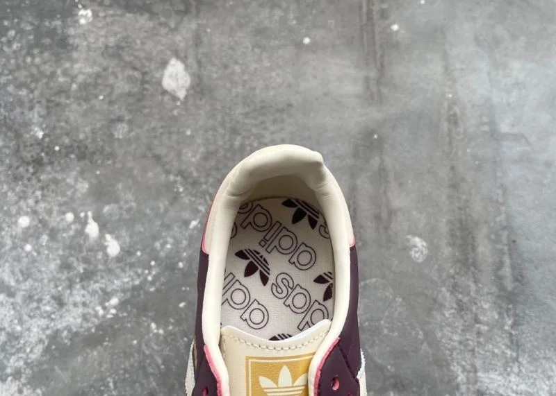 Sleek Adidas Samba Shoes 16116