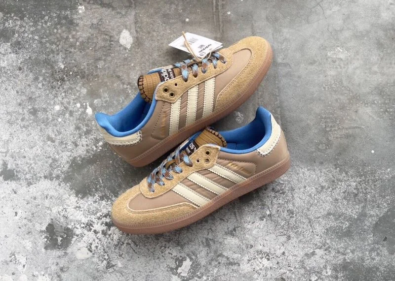 Sporty Adidas Samba Shoes 16097