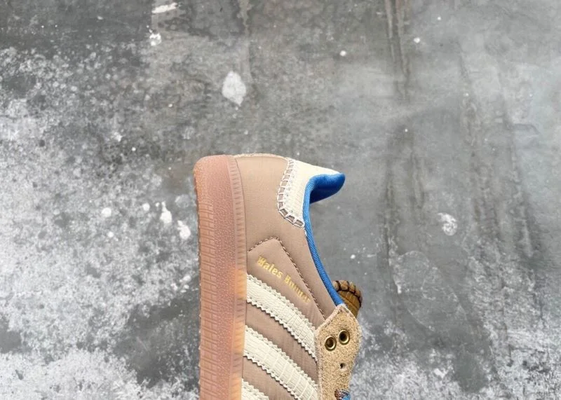 Sporty Adidas Samba Shoes 16097