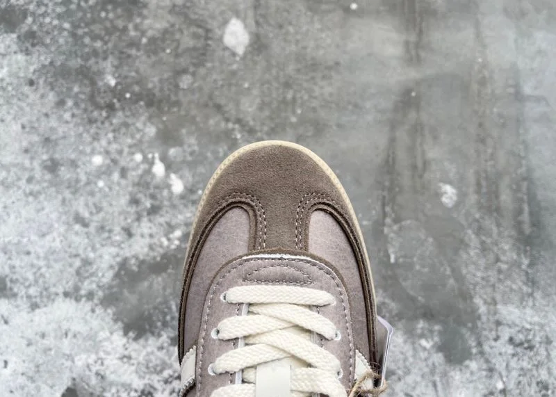 Minimalist Adidas Samba Shoes 16062