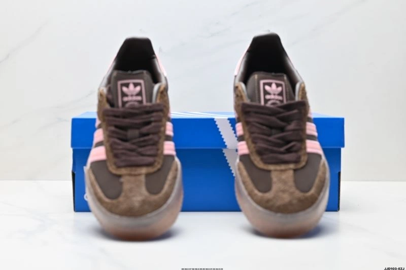 TechFriendly Adidas Samba Shoes 1075