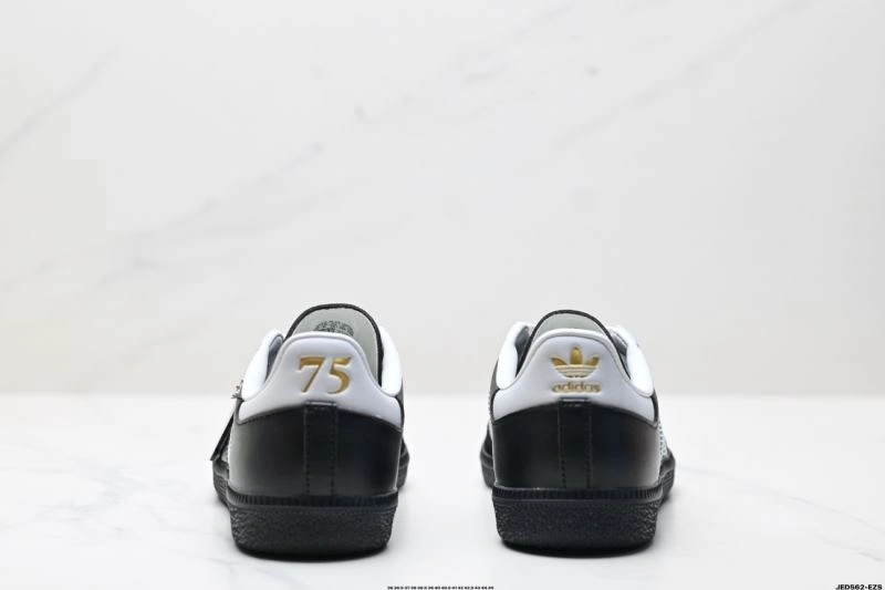 Flexible Adidas Samba Shoes 1050