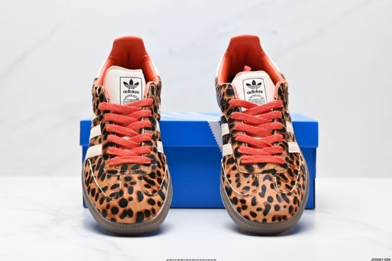 Classic Adidas Samba Shoes 1040