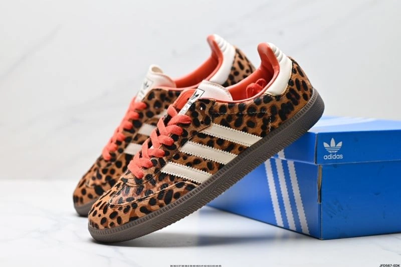 Classic Adidas Samba Shoes 1040