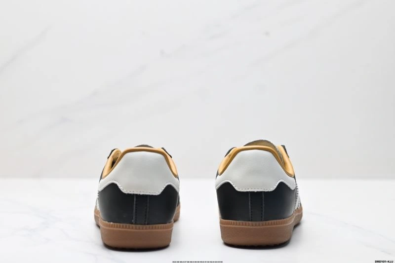 Classic Adidas Samba Shoes 1025