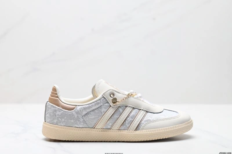 Chic Adidas Samba Shoes 996