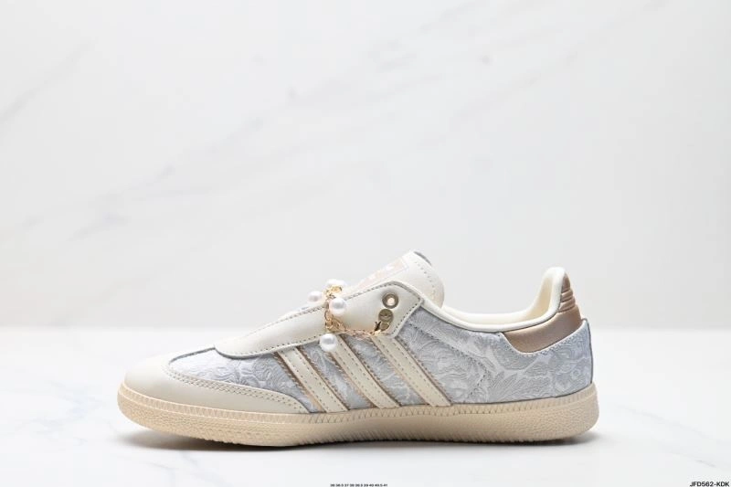 Chic Adidas Samba Shoes 996