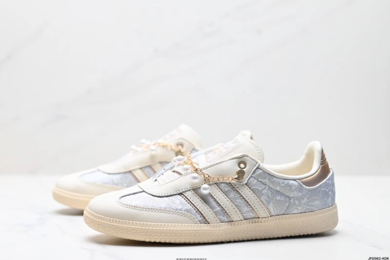 Chic Adidas Samba Shoes 996