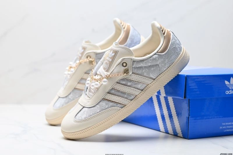 Chic Adidas Samba Shoes 996