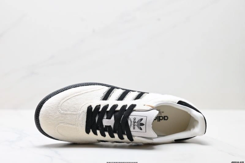 WellDesigned Adidas Samba Shoes 266