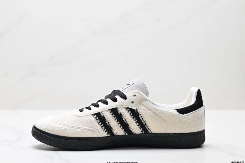 WellDesigned Adidas Samba Shoes 266