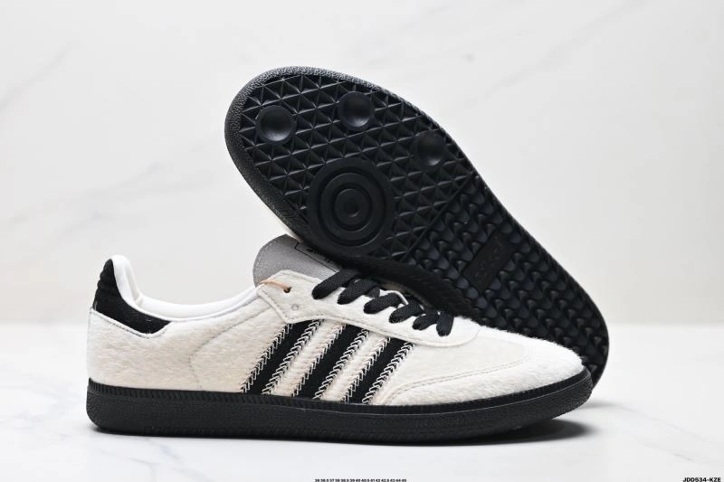 WellDesigned Adidas Samba Shoes 266
