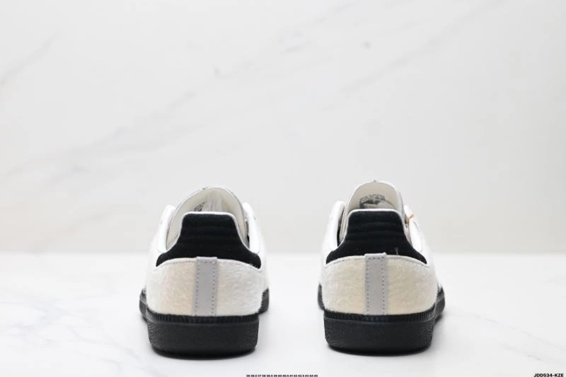 WellDesigned Adidas Samba Shoes 266