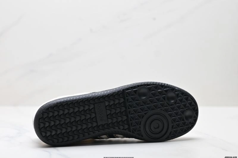 WellDesigned Adidas Samba Shoes 266