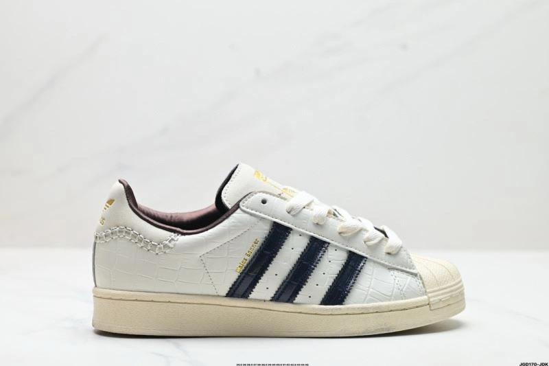 Adidas Superstar Shoes ModernLook 988
