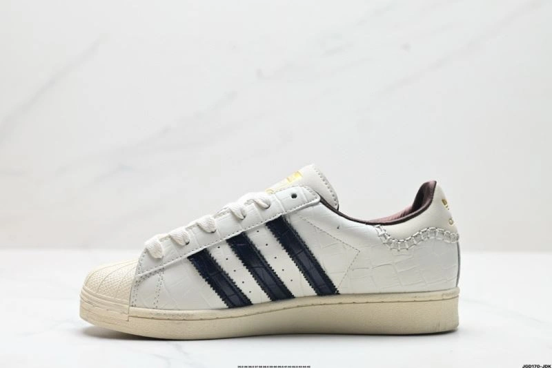 Adidas Superstar Shoes ModernLook 988