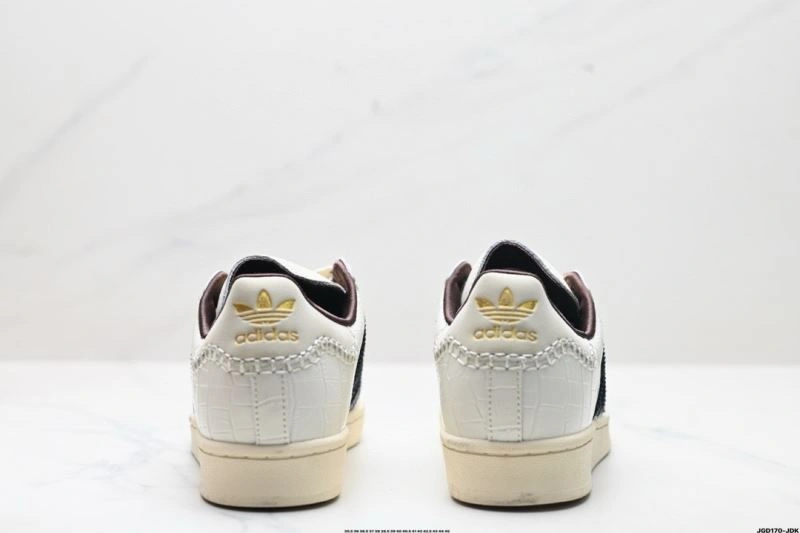 Adidas Superstar Shoes ModernLook 988