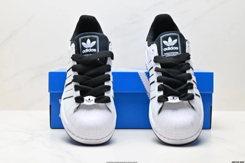 Minimalist Adidas Superstar Shoes 889