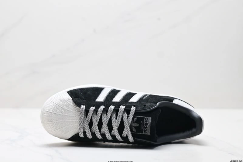 Sporty Adidas Superstar Shoes 864