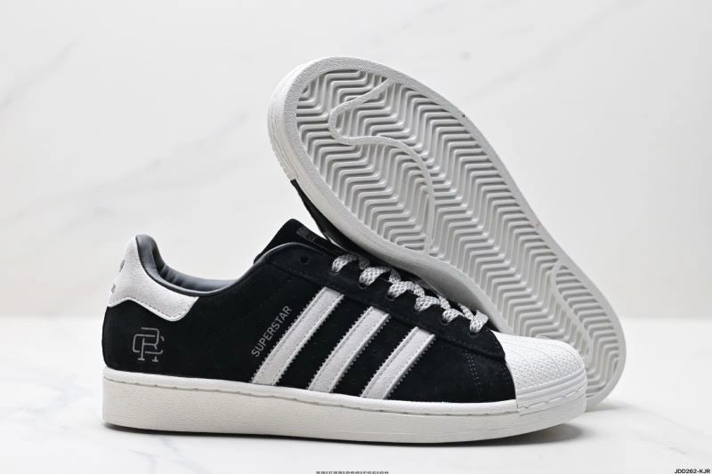 Sporty Adidas Superstar Shoes 864