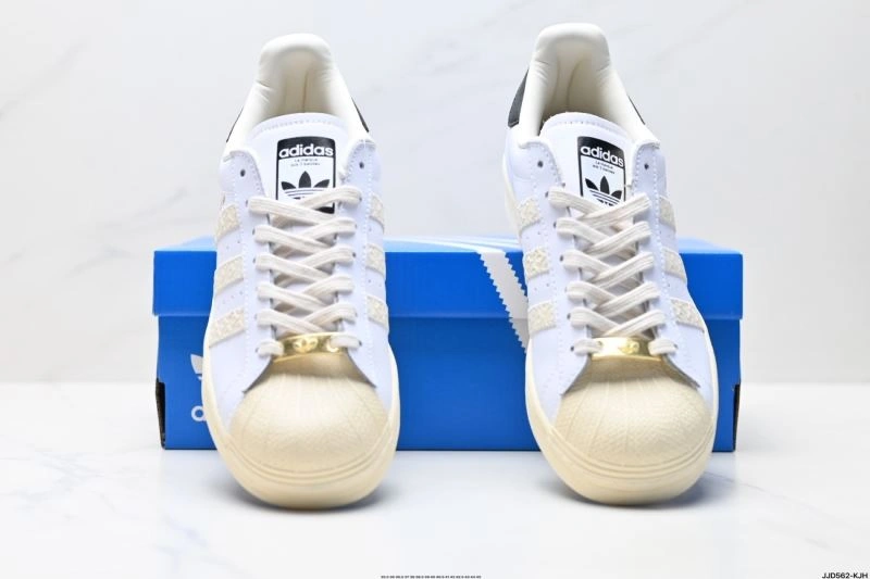 FreshLook Adidas Superstar Shoes 184