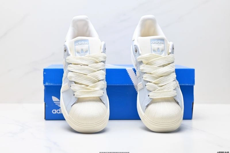 Adidas Superstar Shoes ModernLook 194