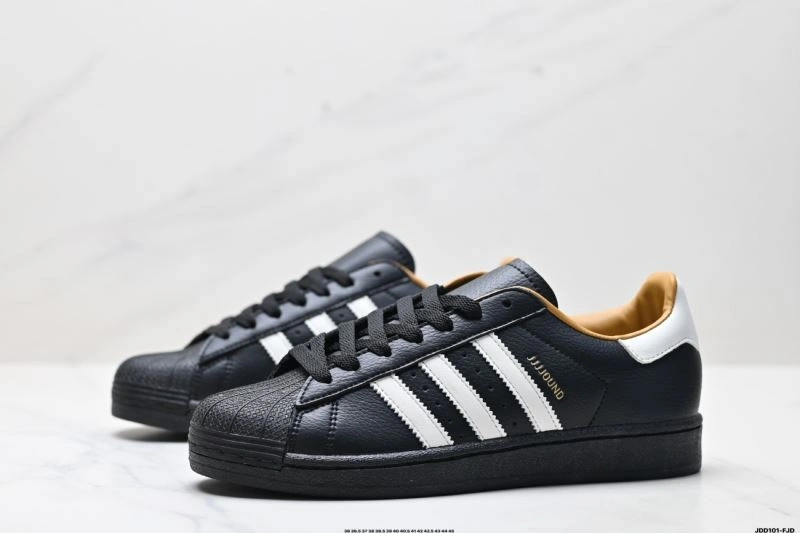 Adidas Superstar Shoes ModernLook 154