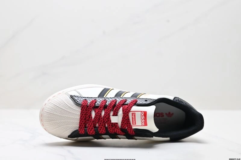 Adidas Superstar Shoes TimelessDesign 153