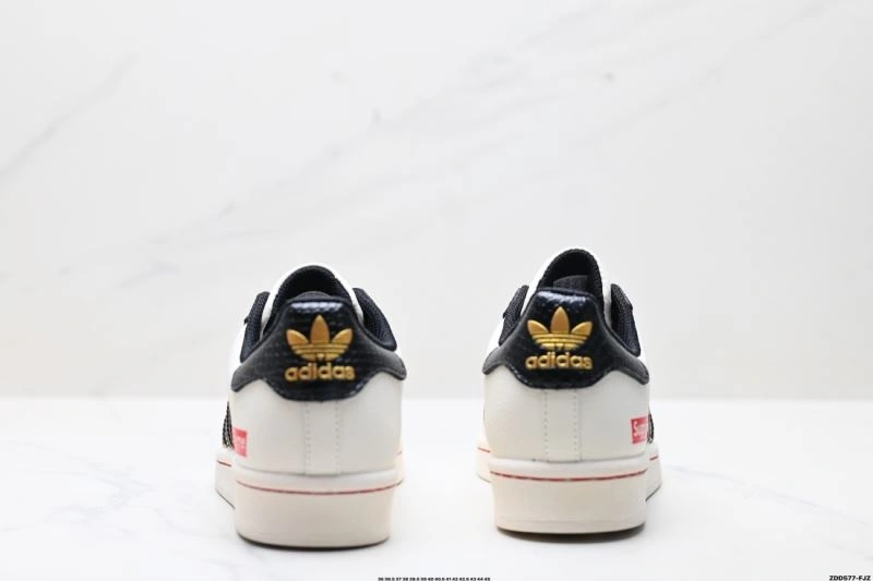 Adidas Superstar Shoes TimelessDesign 153
