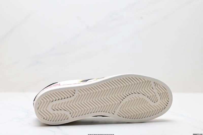 Adidas Superstar Shoes TimelessDesign 153