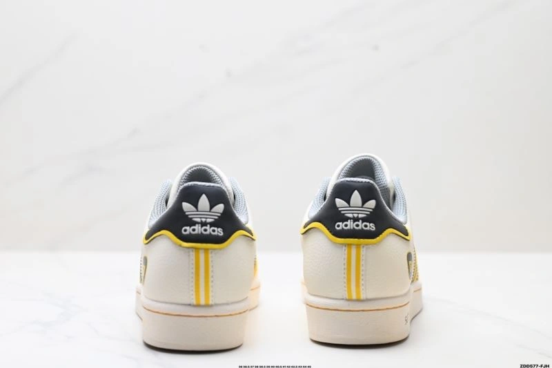 Adidas Superstar Shoes Snug 109