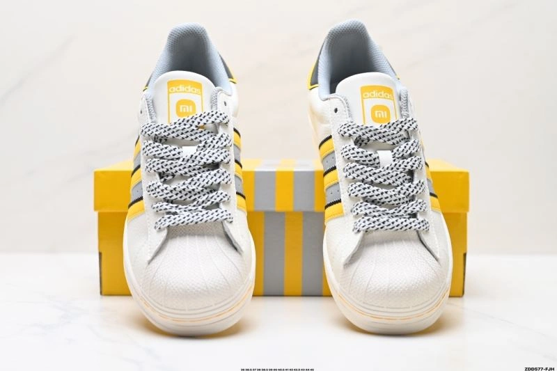 Adidas Superstar Shoes Snug 109