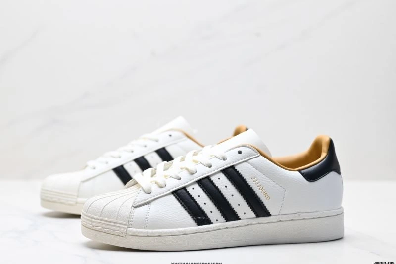 Flexible Adidas Superstar Shoes 152