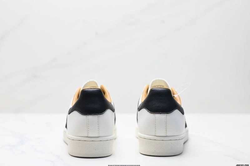 Flexible Adidas Superstar Shoes 152