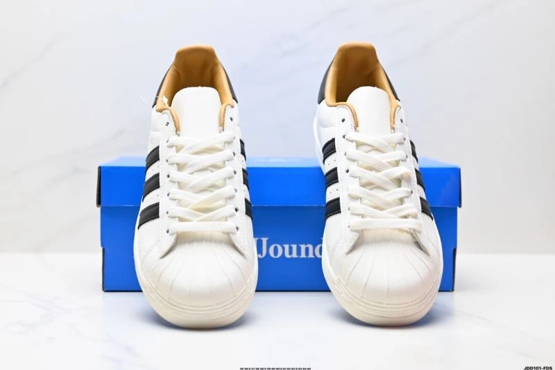Flexible Adidas Superstar Shoes 152