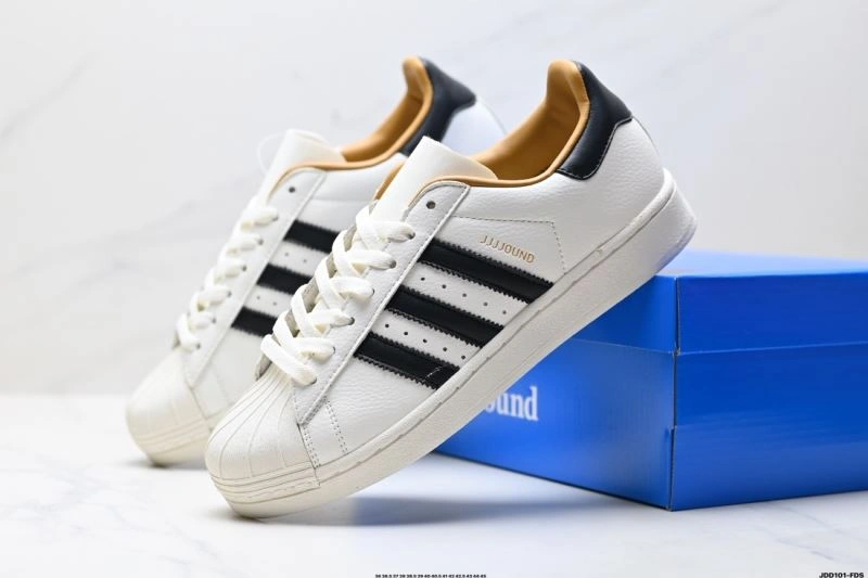 Flexible Adidas Superstar Shoes 152