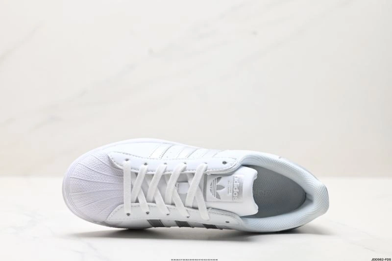Flexible Adidas Superstar Shoes 72