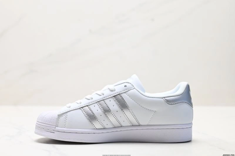 Flexible Adidas Superstar Shoes 72
