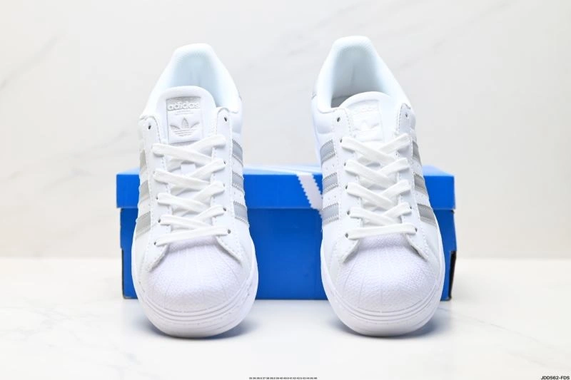 Flexible Adidas Superstar Shoes 72